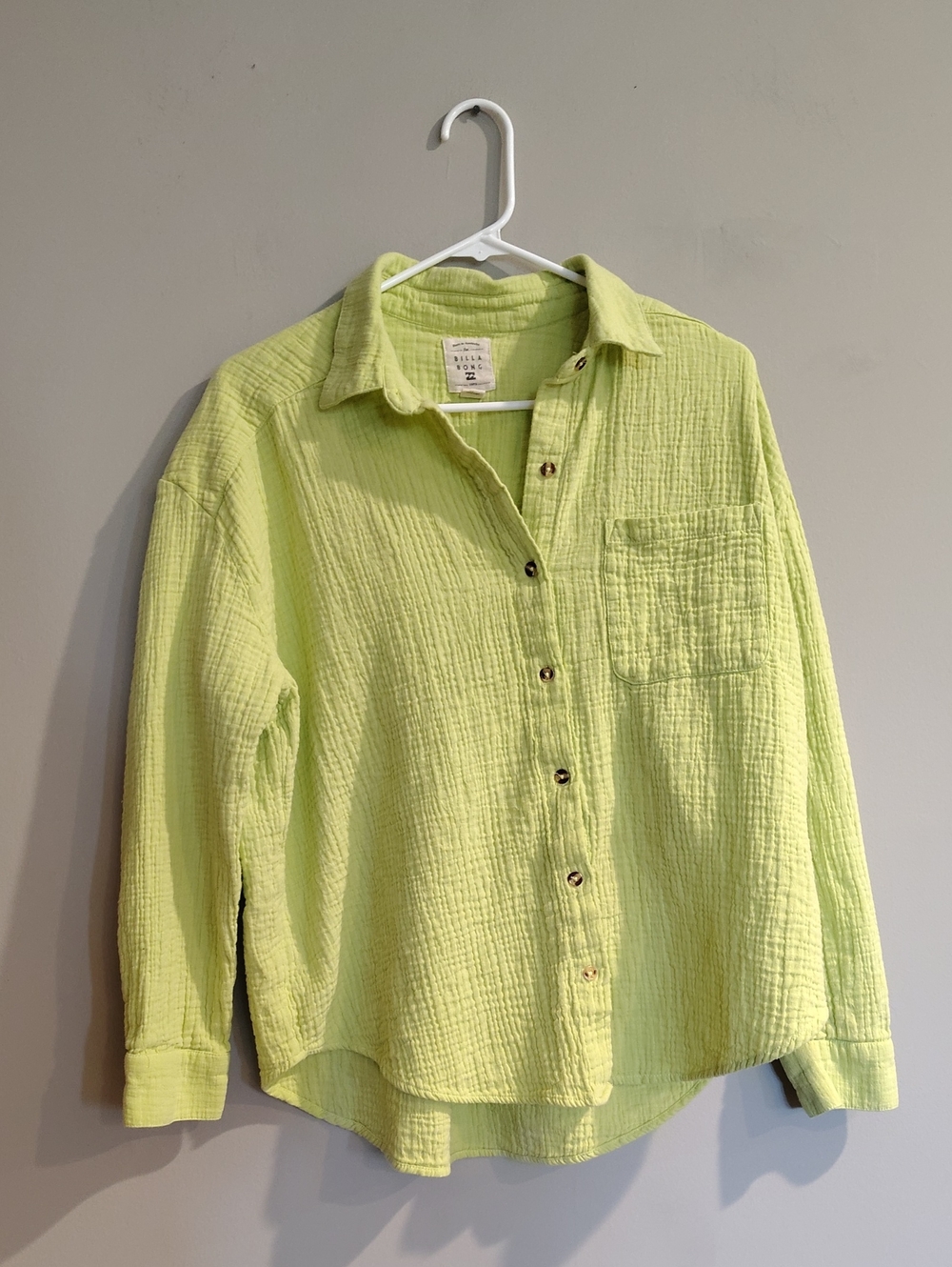 Billabong Women's Medium Light Lime Button-Down Shirt